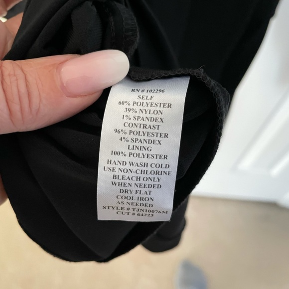 Classy Knee Length Dress from Business to Wedding. - Picture 8 of 10